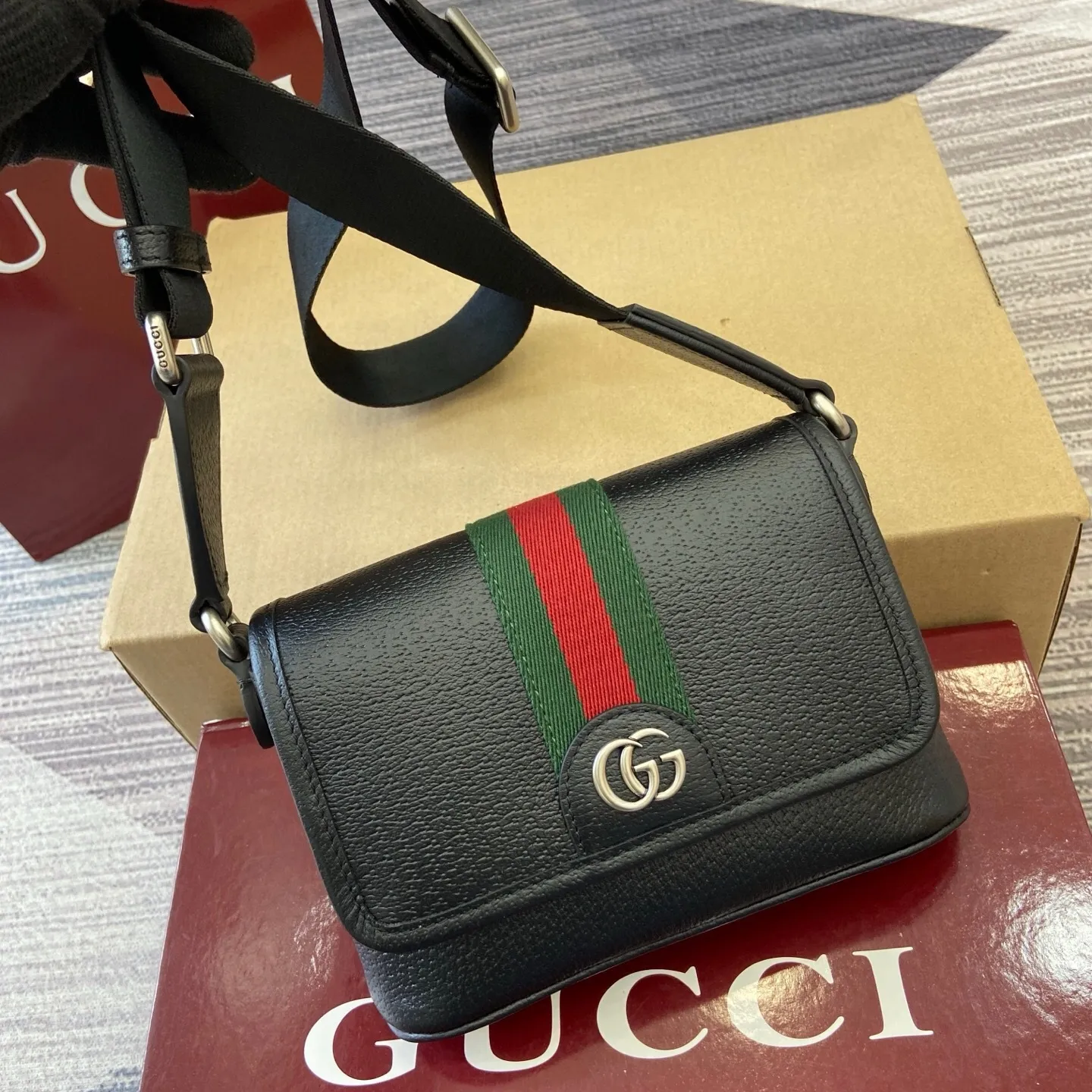 All Categories Official Website "Brand Women's Bags" Women's Bags 💙 GUCCI 2025 New GUCCI Crossbody Bag
