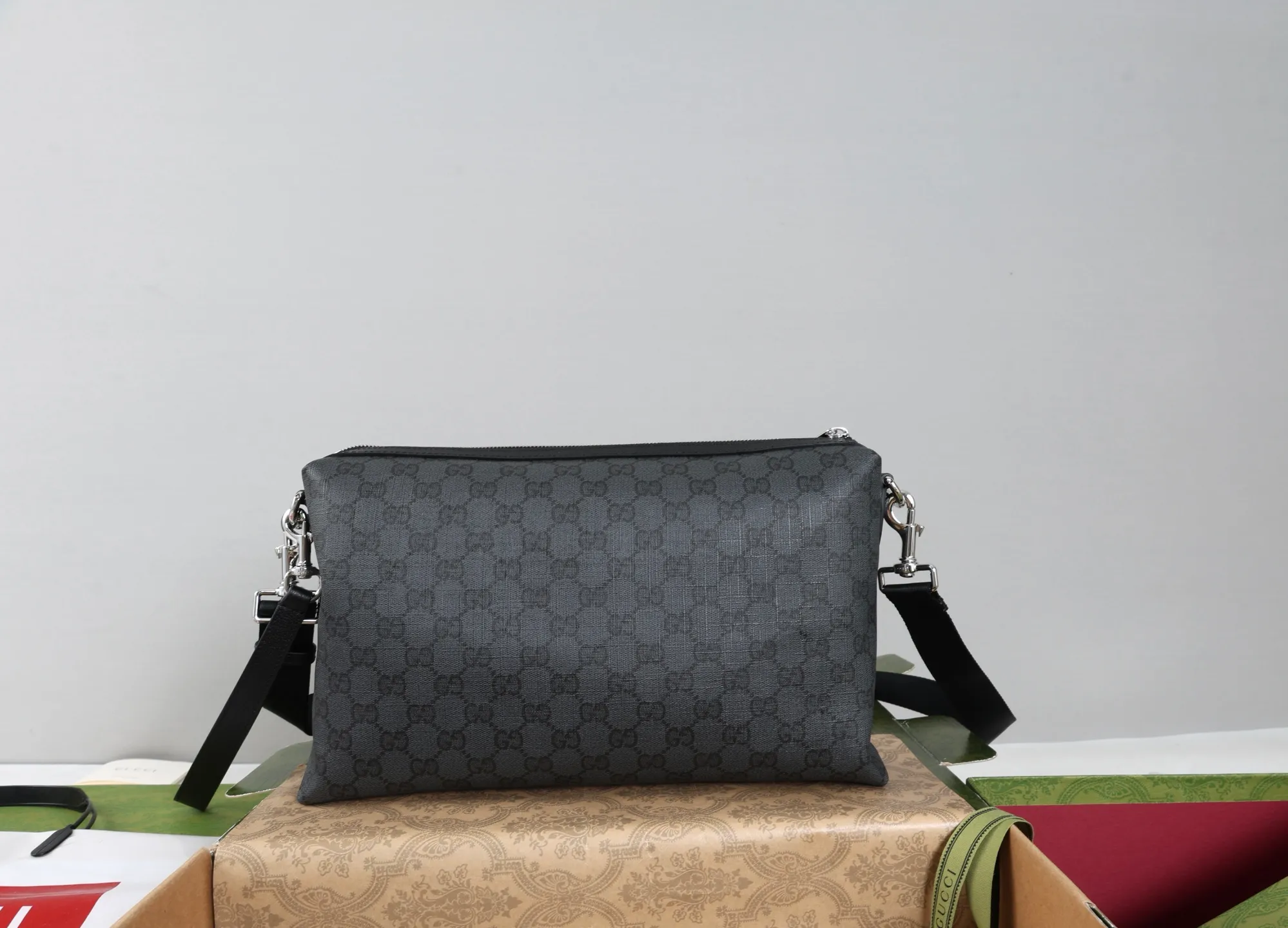 All categories Official website "Brand Women's Bags" Women's Bags 💙 GUCCI 2026 GUCCI new crossbody shoulder bag