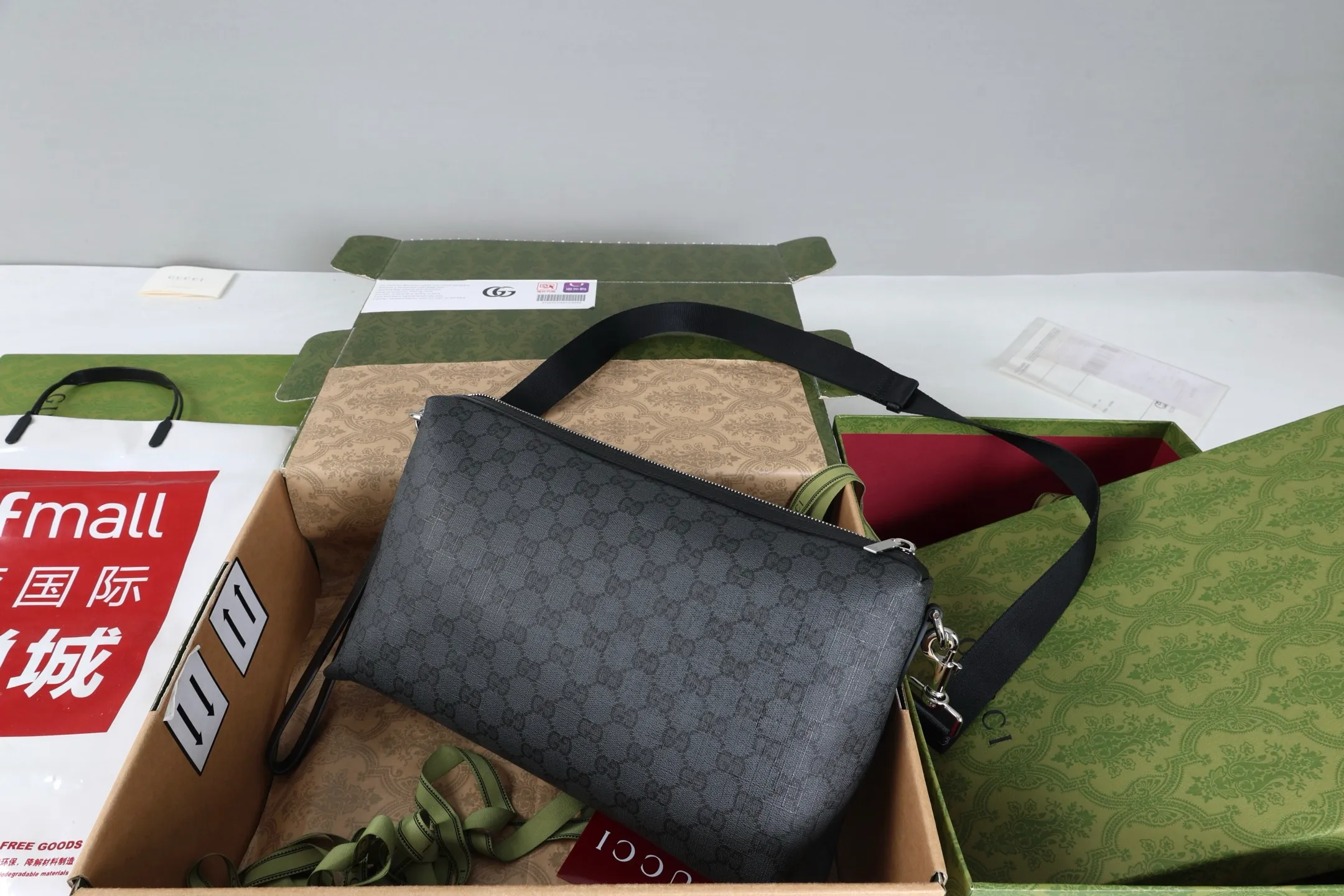 All categories Official website "Brand Women's Bags" Women's Bags 💙 GUCCI 2026 GUCCI new crossbody shoulder bag