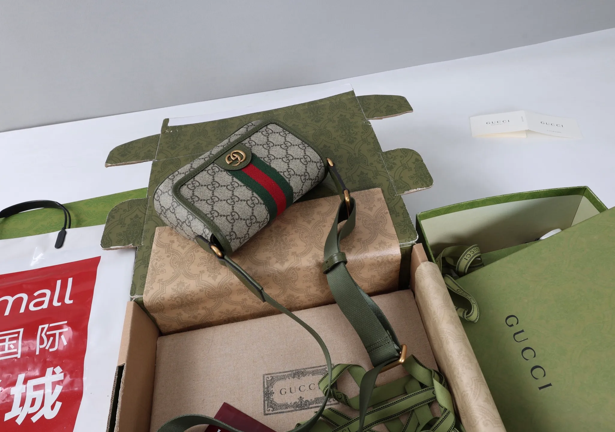All categories Official website "Brand Women's Bags" Women's Bags 💙 GUCCI 2026 GUCCI new crossbody shoulder bag