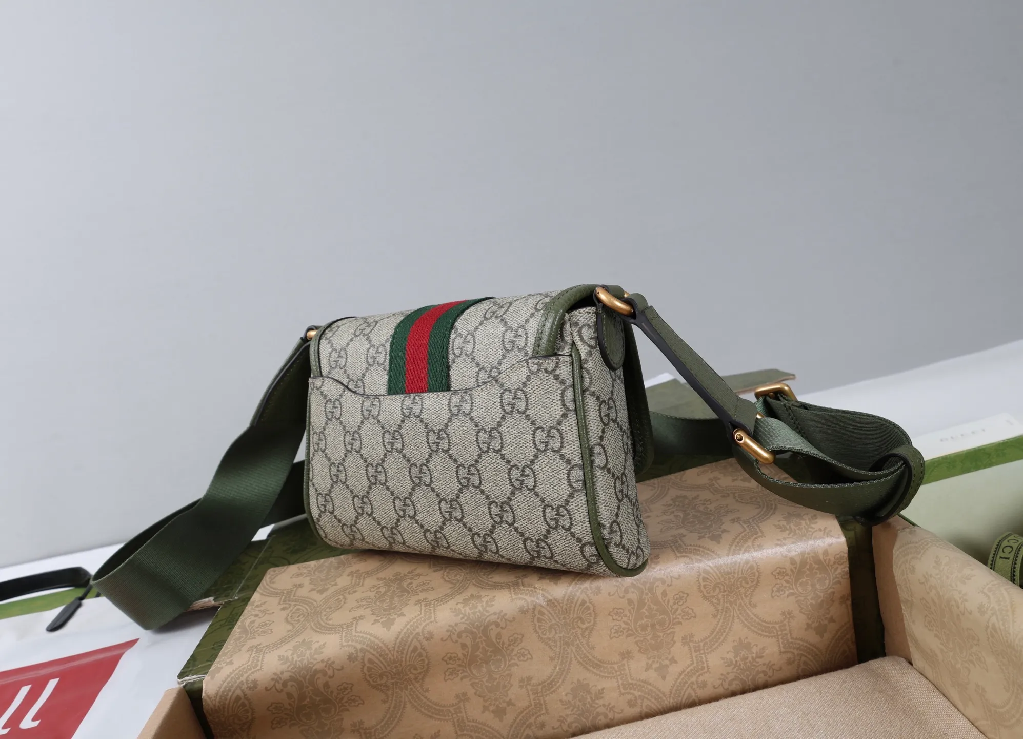 All categories Official website "Brand Women's Bags" Women's Bags 💙 GUCCI 2026 GUCCI new crossbody shoulder bag