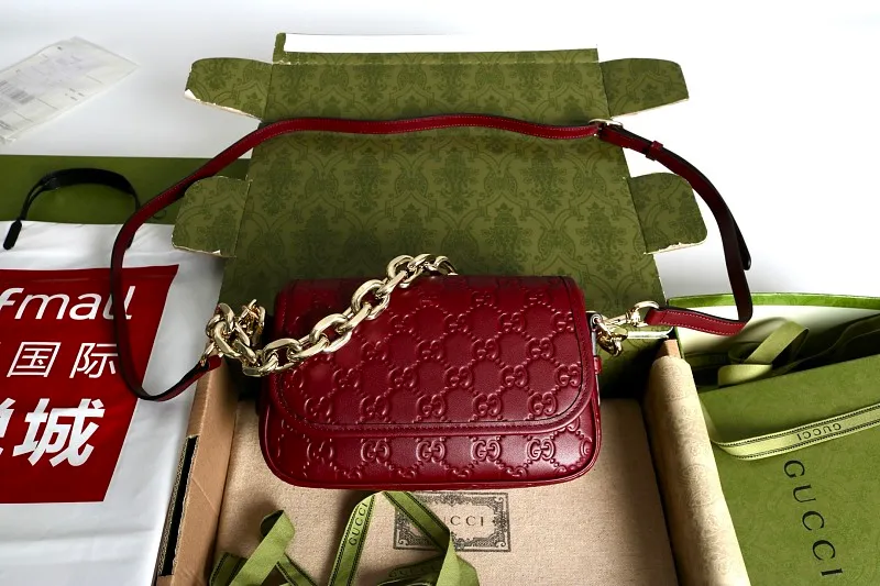 All categories Official website "Brand Women's Bags" Women's Bags 💙 GUCCI 2026 GUCCI new crossbody shoulder bag