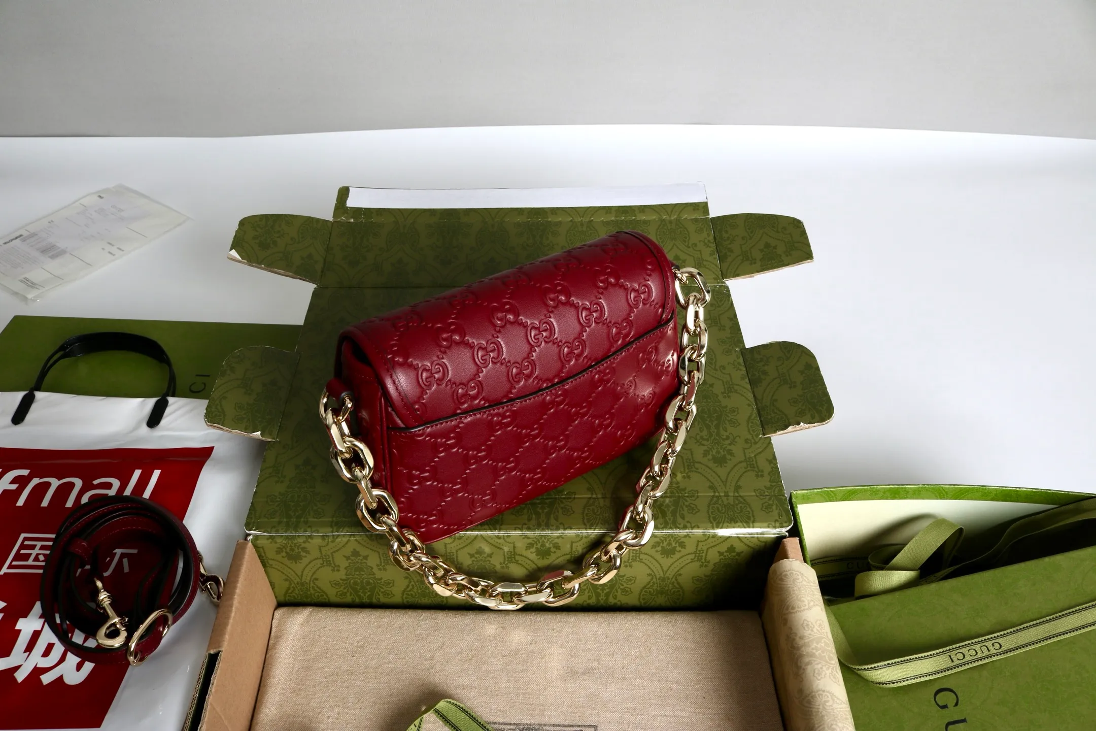 All categories Official website "Brand Women's Bags" Women's Bags 💙 GUCCI 2026 GUCCI new crossbody shoulder bag