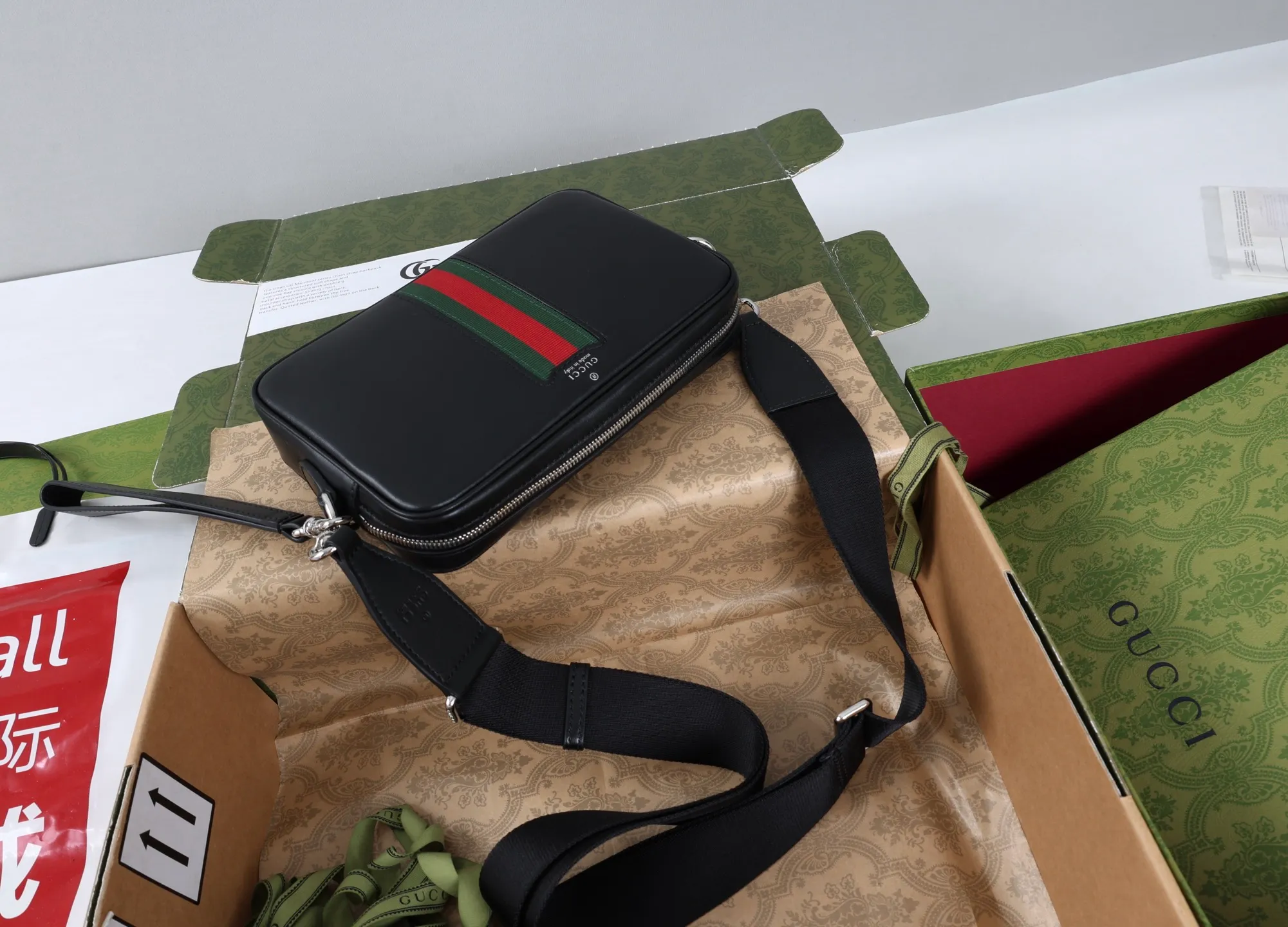 All categories Official website "Brand Women's Bags" Women's Bags 💙 GUCCI 2026 GUCCI new crossbody shoulder bag