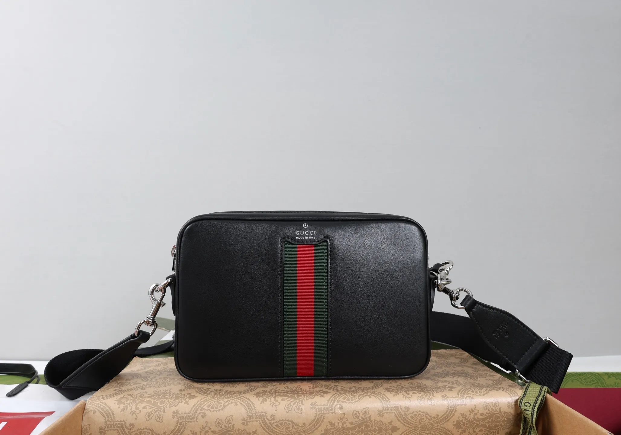 All categories Official website "Brand Women's Bags" Women's Bags 💙 GUCCI 2026 GUCCI new crossbody shoulder bag