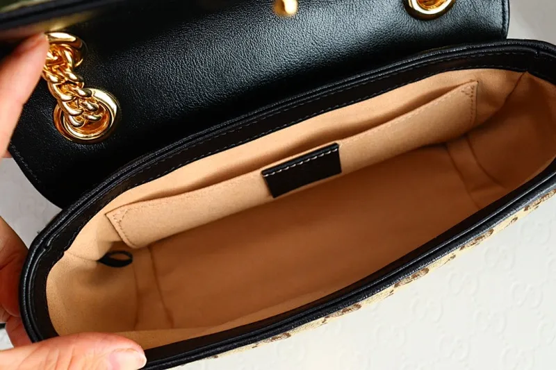 All categories Official website "Brand Women's Bags" Women's Bags 💙 GUCCI 2022 official new Gucci crossbody bag wholesale Original order quality 58003300 Size: 22-13-6 Cm