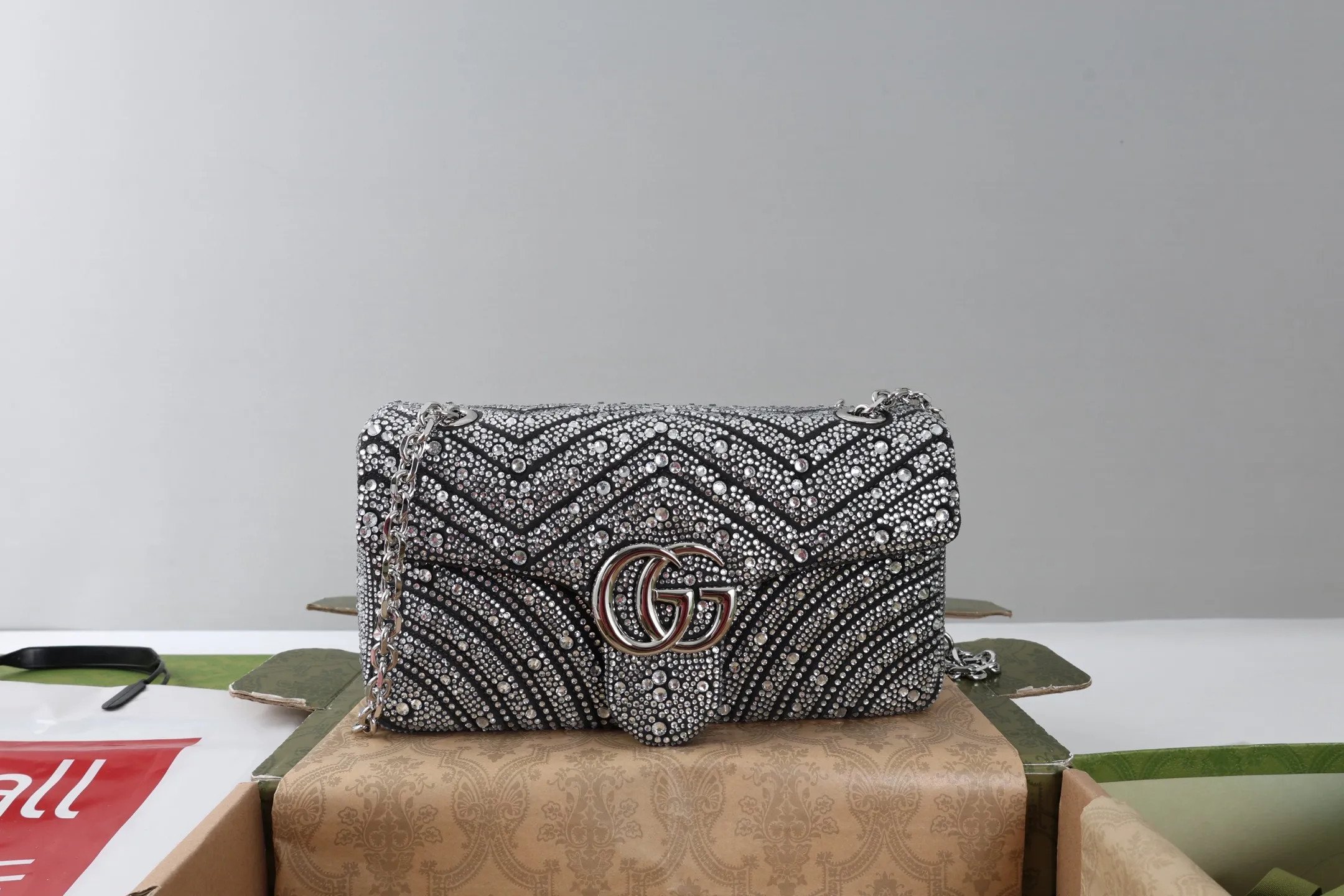 All categories Official website "Brand Women's Bags" Women's Bags 💙 GUCCI 2026 GUCCI new crossbody shoulder bag