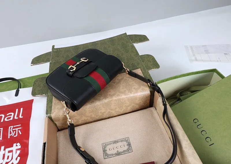All categories Official website "Brand Women's Bags" Women's Bags 💙 GUCCI 2026 GUCCI new crossbody shoulder bag