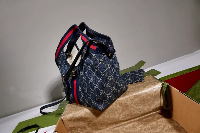 All categories Official website "Brand Women's Bags" Women's Bags 💙 GUCCI 2026 GUCCI new crossbody shoulder bag