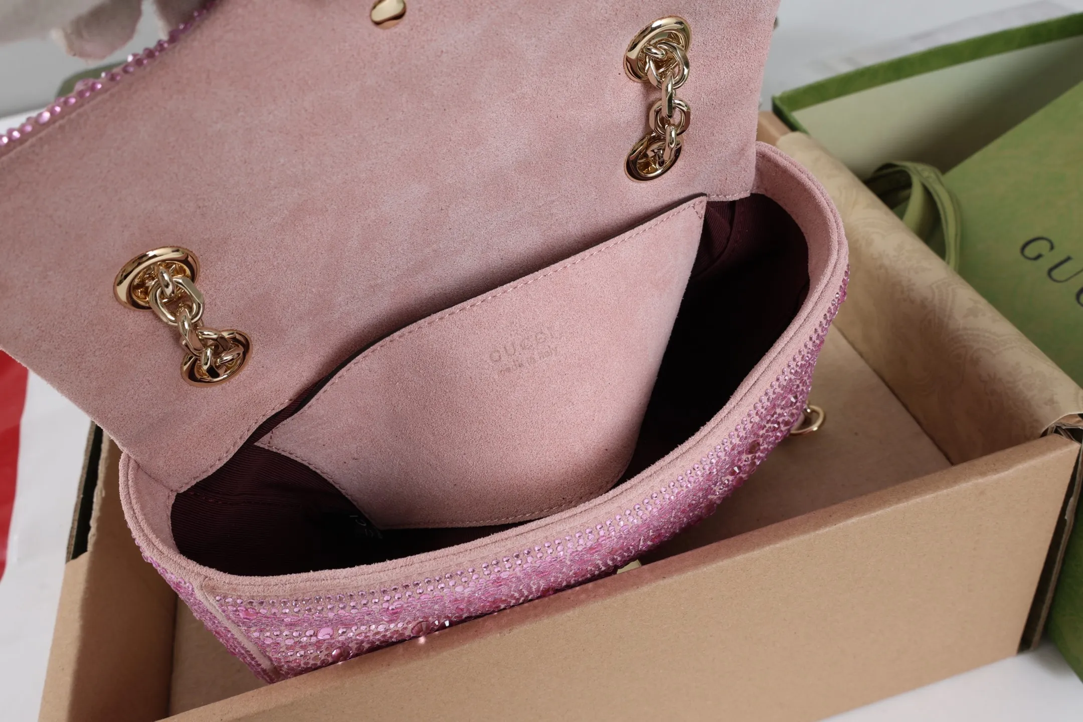 All categories Official website "Brand Women's Bags" Women's Bags 💙 GUCCI 2026 GUCCI new crossbody shoulder bag
