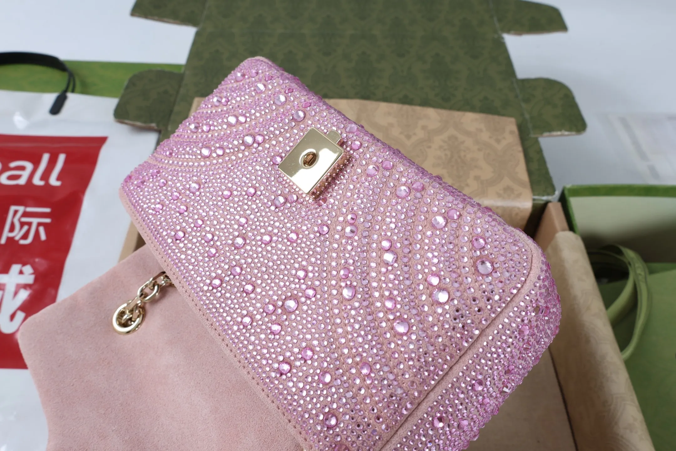 All categories Official website "Brand Women's Bags" Women's Bags 💙 GUCCI 2026 GUCCI new crossbody shoulder bag