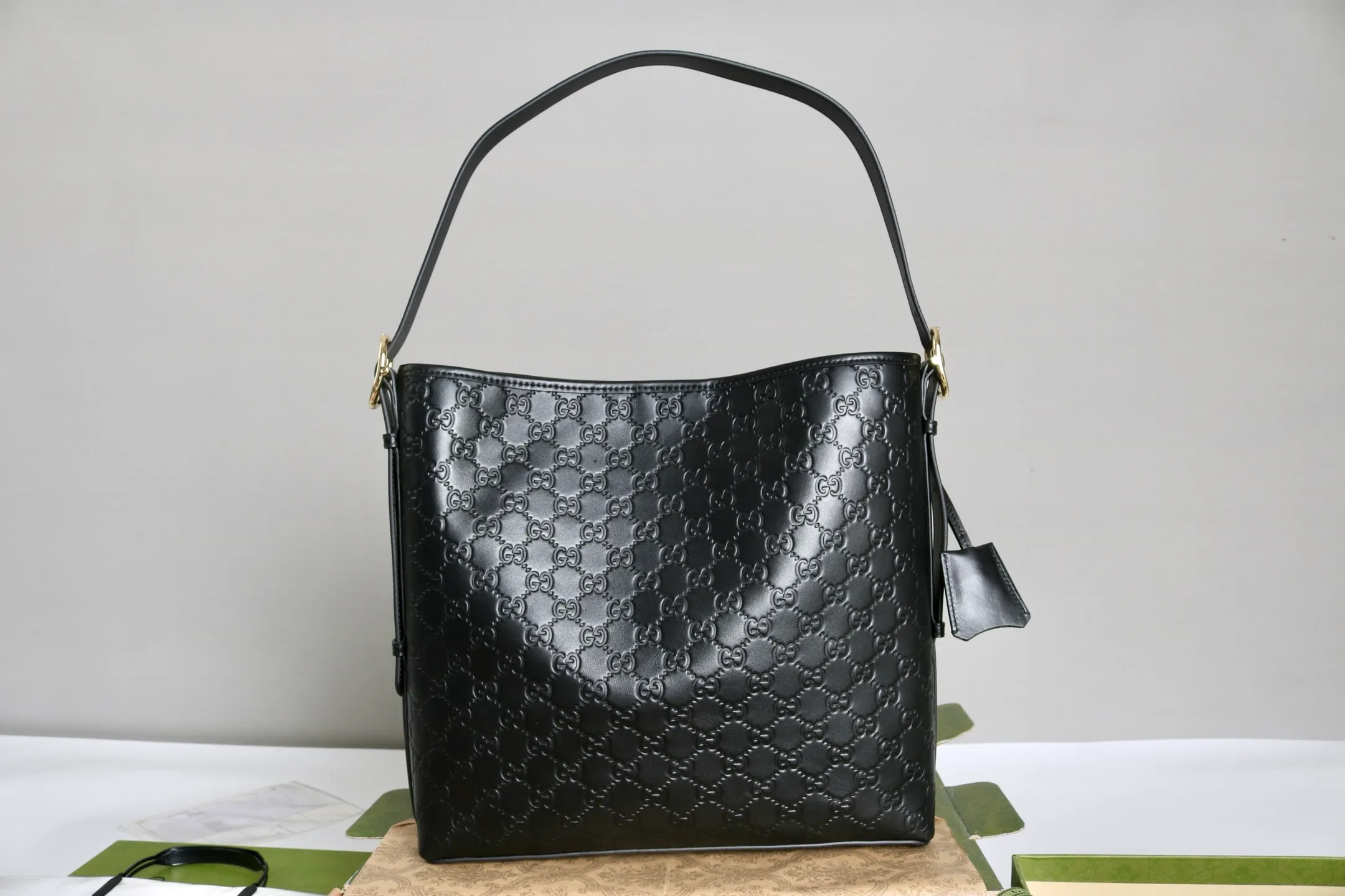 All categories Official website "Brand Women's Bags" Women's Bags 💙 GUCCI 2026 GUCCI new crossbody shoulder bag