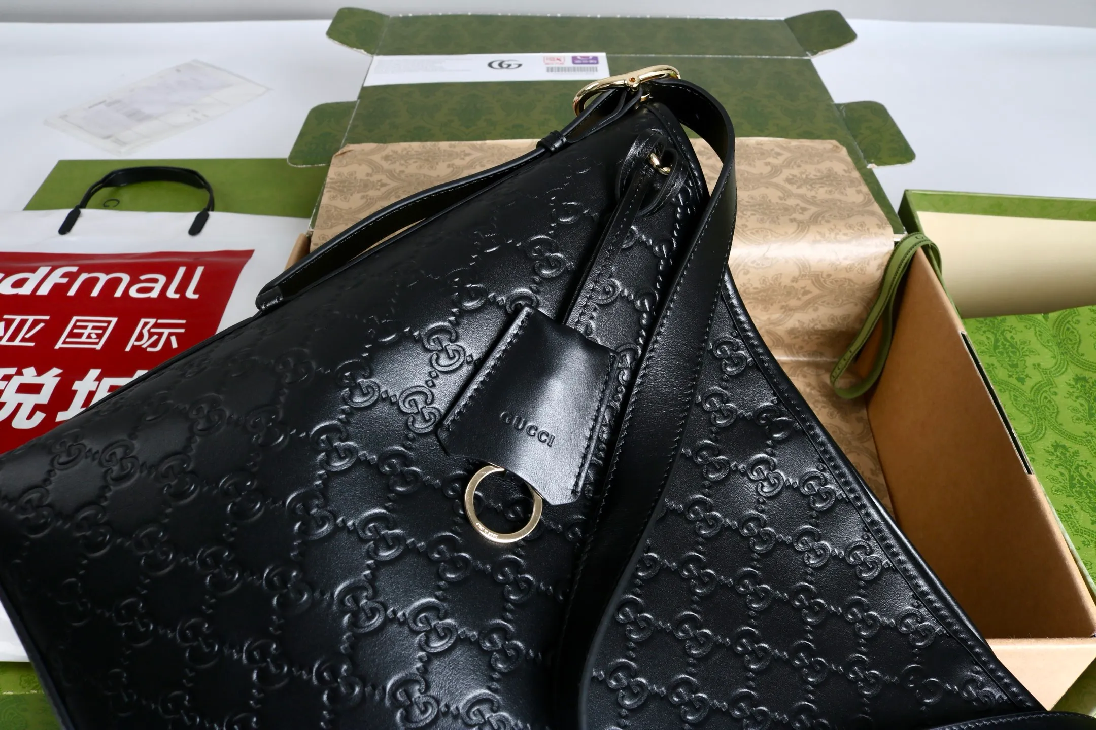 All categories Official website "Brand Women's Bags" Women's Bags 💙 GUCCI 2026 GUCCI new crossbody shoulder bag