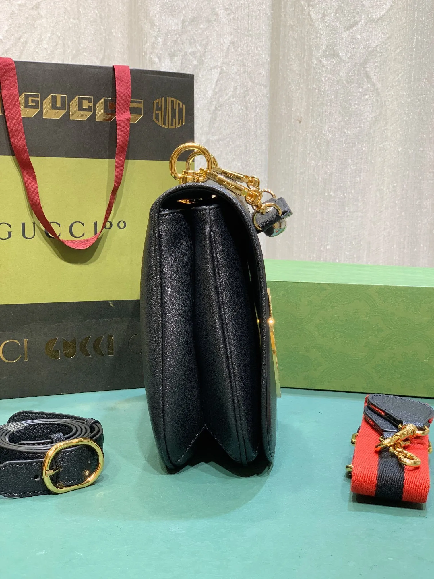 All categories Official website "Brand Women's Bags" Women's Bags 💙 GUCCI 2024 latest GUCCI crossbody bag