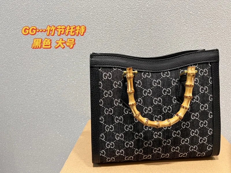 All categories Official website "Brand Women's Bags" Women's Bags 💙 GUCCI 2022 official new Gucci handbag wholesale Large size 58001900 Small size 58001800 High quality Specifications: Large size 27-22 CM Small size 20-16 CM