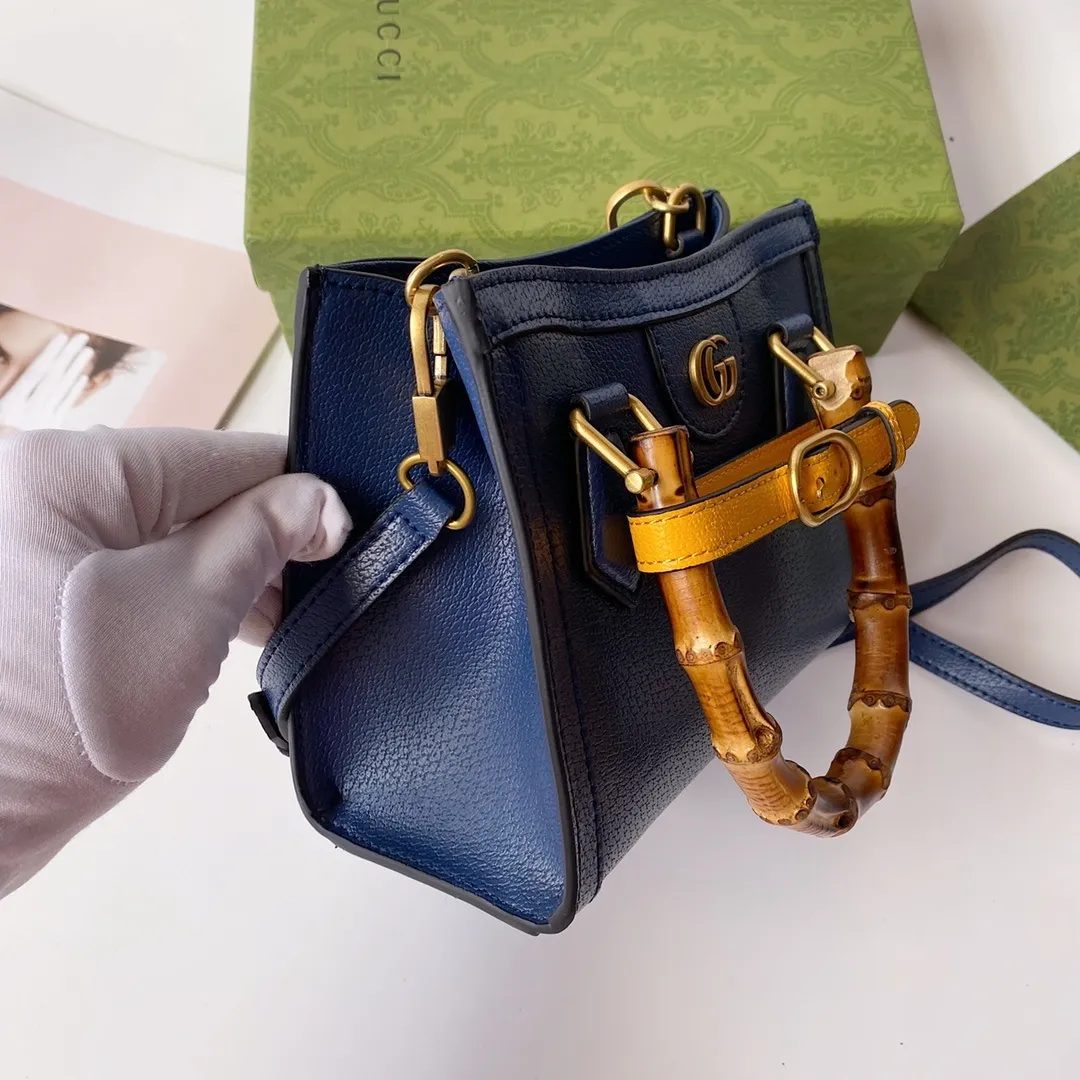 All categories Official website "Brand Women's Bags" Women's Bags 💙 GUCCI 2022 Official New Gucci Mini Tote Bag Wholesale 58002000 High Quality Specifications: 20-16-10CM