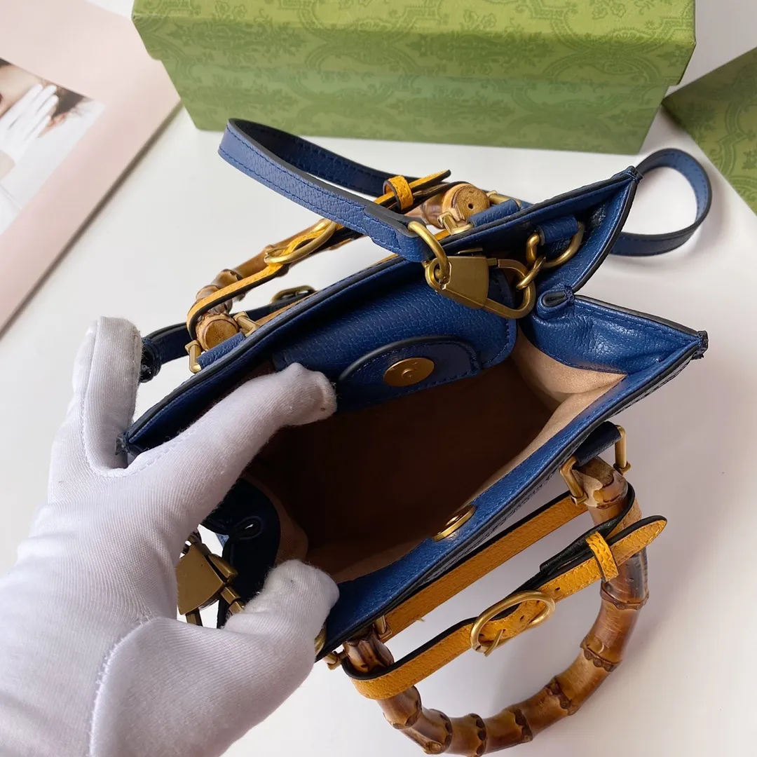 All categories Official website "Brand Women's Bags" Women's Bags 💙 GUCCI 2022 Official New Gucci Mini Tote Bag Wholesale 58002000 High Quality Specifications: 20-16-10CM
