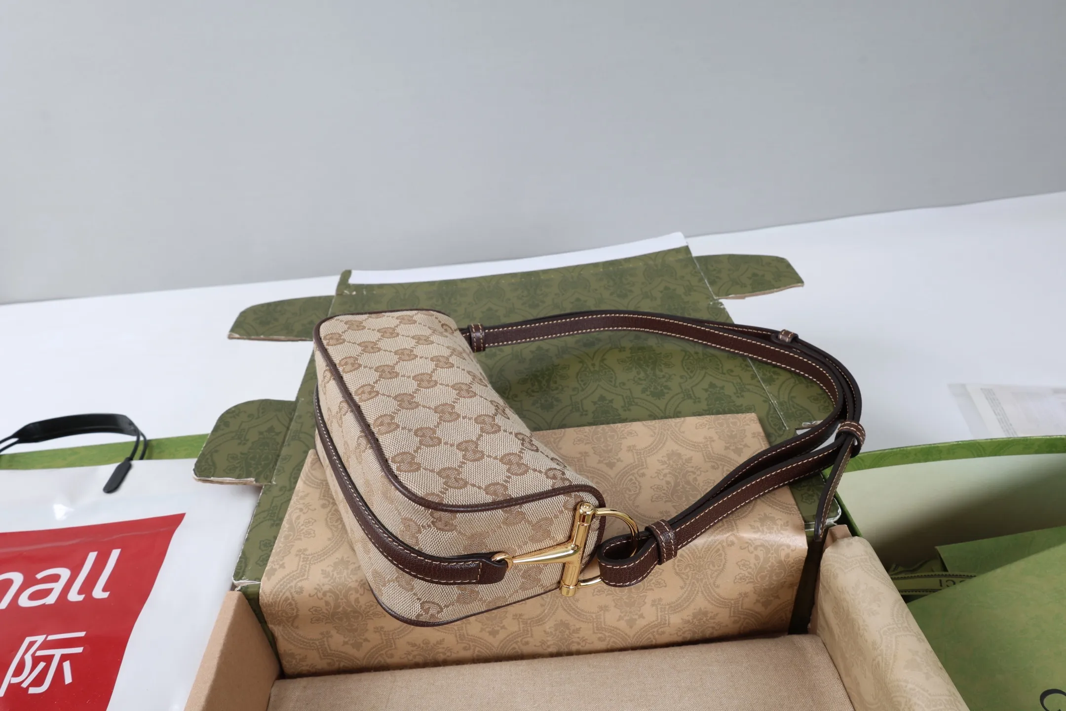 All categories Official website "Brand Women's Bags" Women's Bags 💙 GUCCI 2026 GUCCI new crossbody shoulder bag