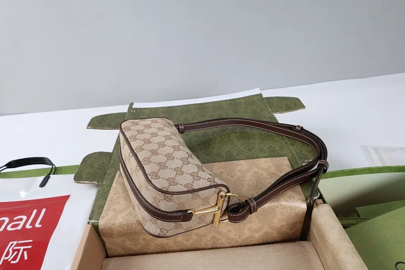 All categories Official website "Brand Women's Bags" Women's Bags 💙 GUCCI 2026 GUCCI new crossbody shoulder bag