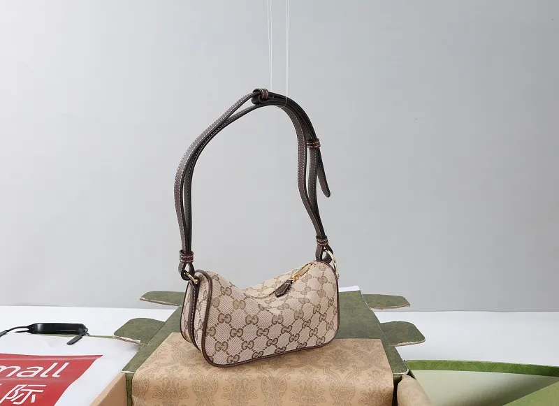 All categories Official website "Brand Women's Bags" Women's Bags 💙 GUCCI 2026 GUCCI new crossbody shoulder bag