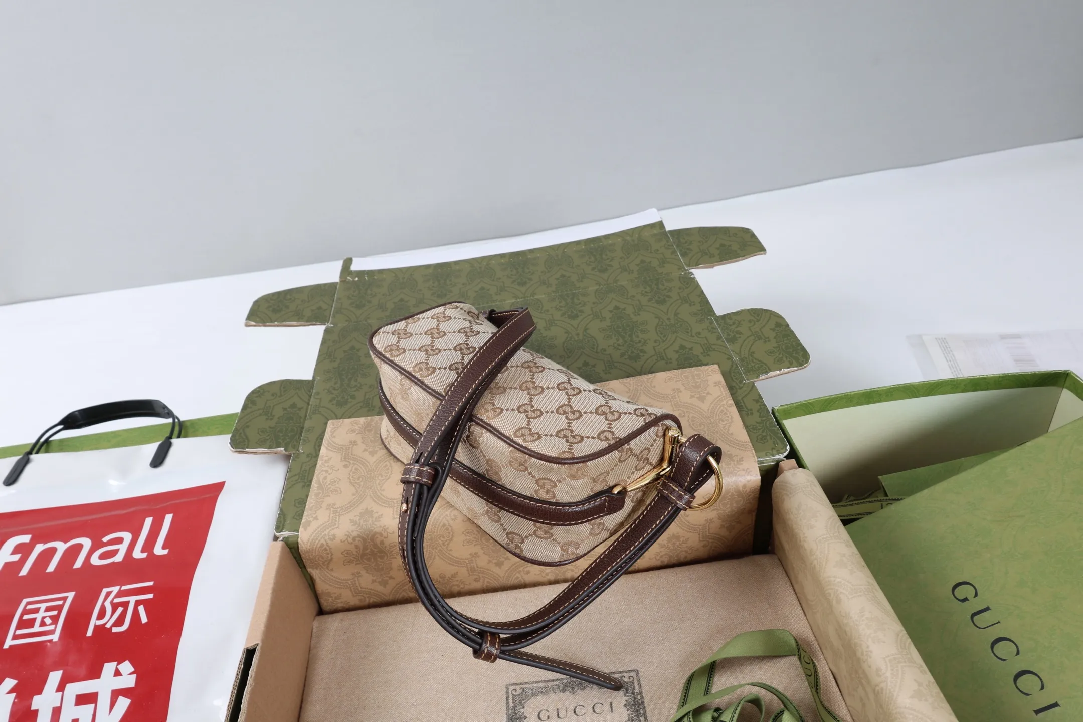 All categories Official website "Brand Women's Bags" Women's Bags 💙 GUCCI 2026 GUCCI new crossbody shoulder bag