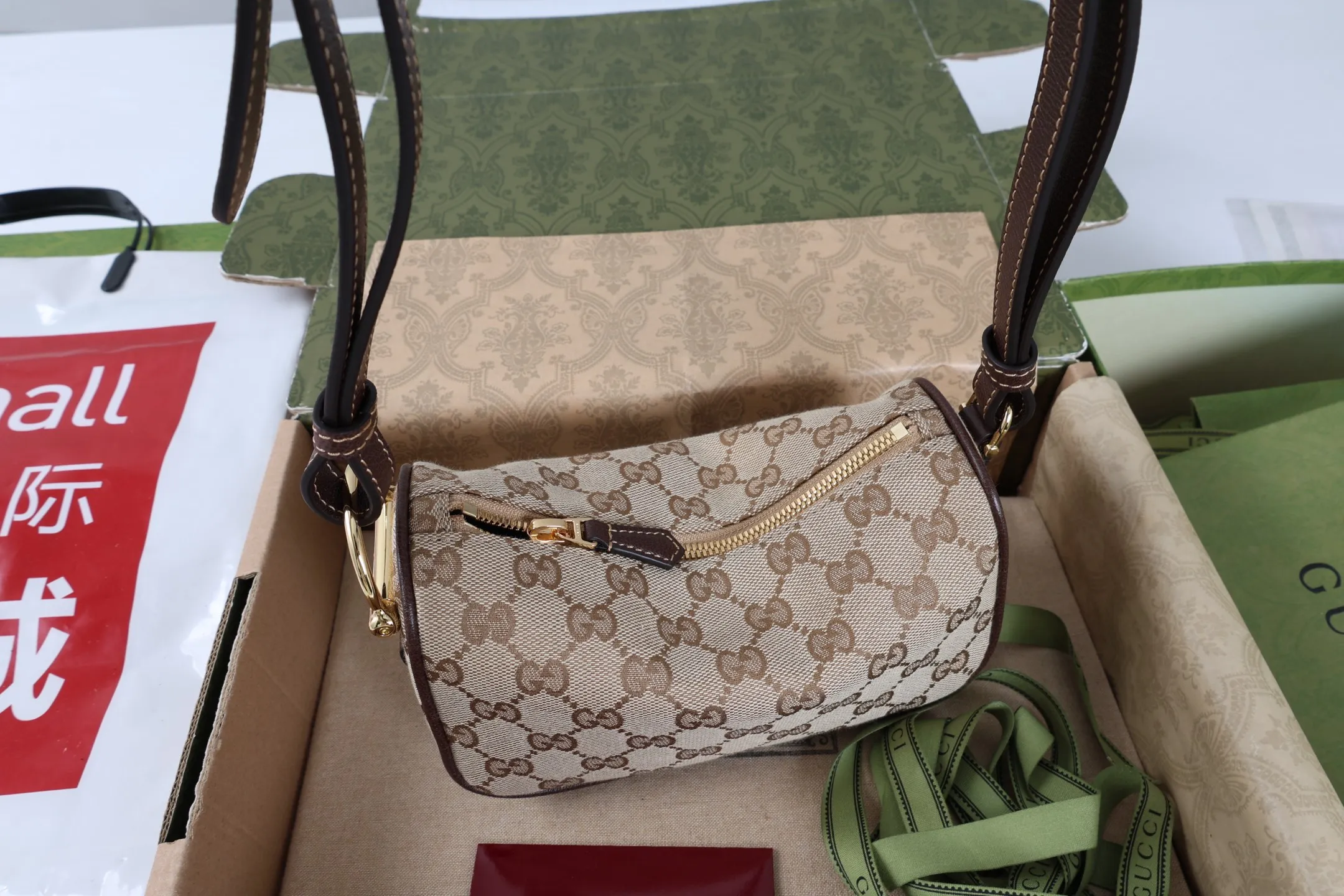 All categories Official website "Brand Women's Bags" Women's Bags 💙 GUCCI 2026 GUCCI new crossbody shoulder bag