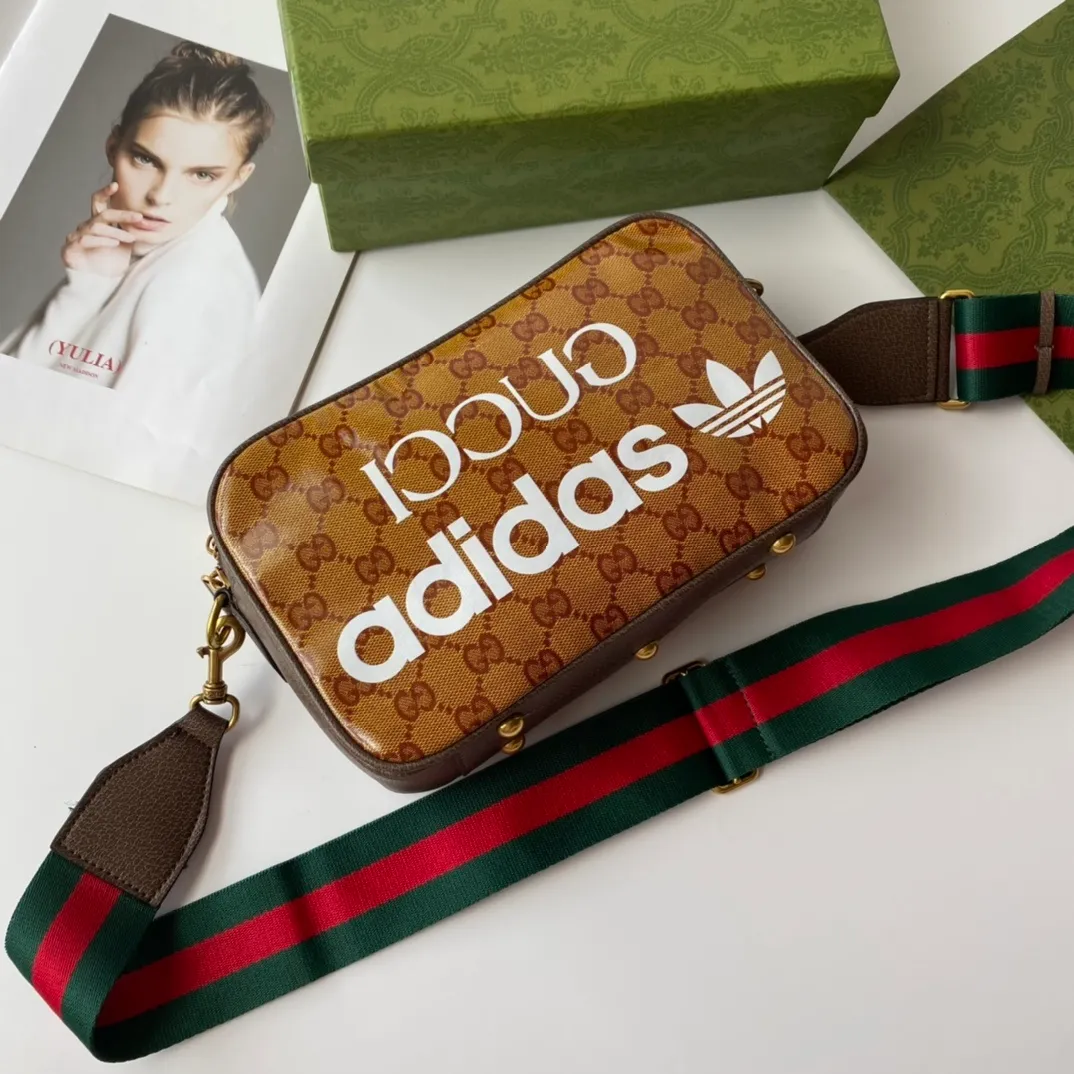 All categories Official website "Brand Women's Bags" Women's Bags 💙 GUCCI 2022 Official New Style Gucci Crossbody Bag Wholesale 58001800 High Quality Specifications: 24-15-7.5CM
