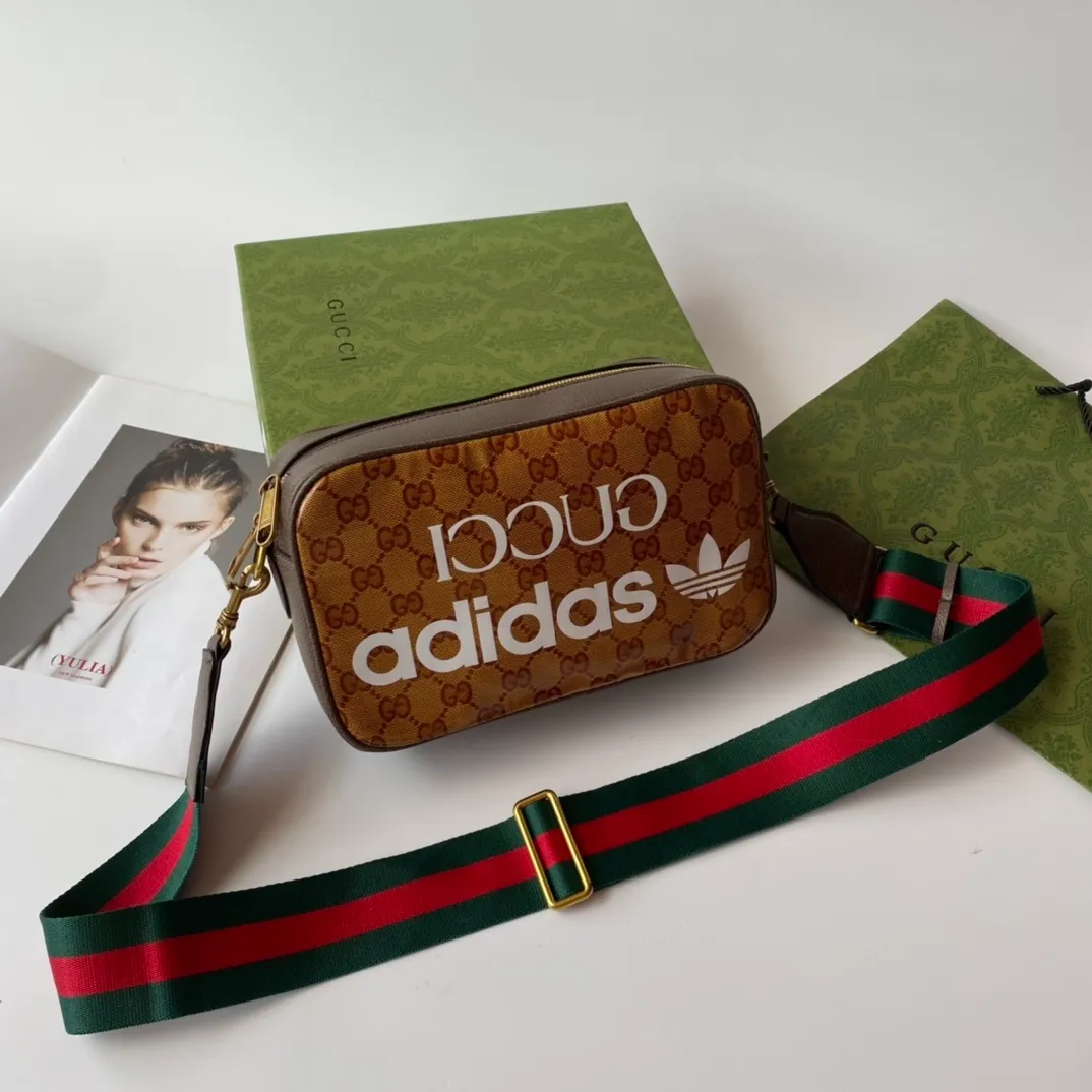 All categories Official website "Brand Women's Bags" Women's Bags 💙 GUCCI 2022 Official New Style Gucci Crossbody Bag Wholesale 58001800 High Quality Specifications: 24-15-7.5CM