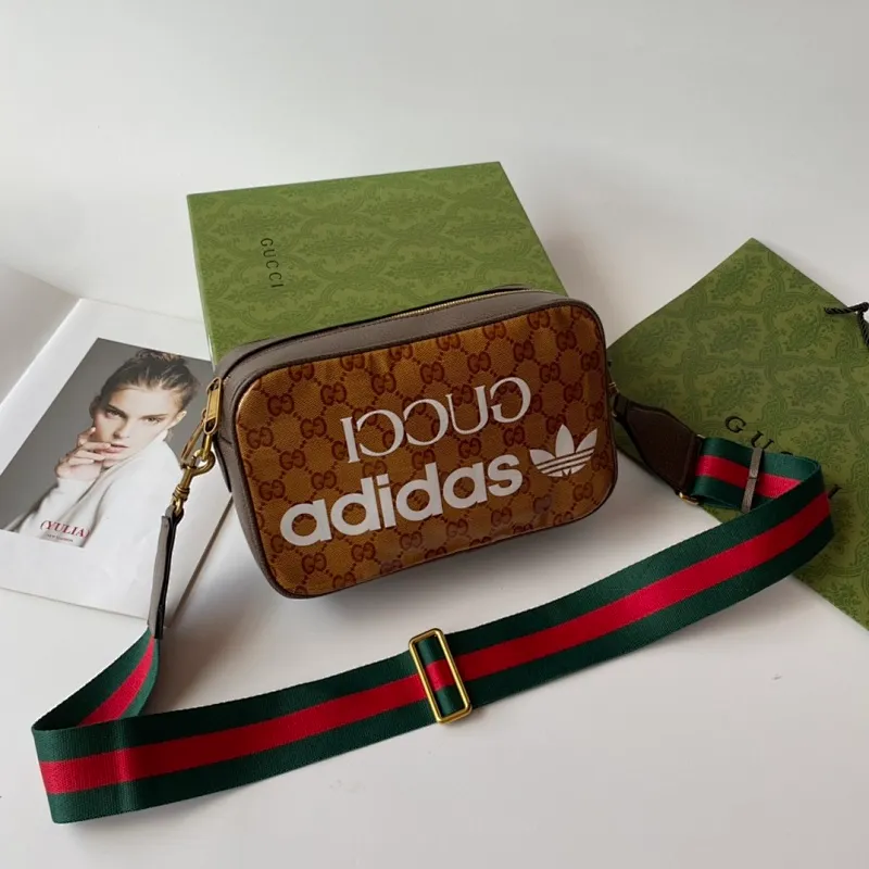 All categories Official website "Brand Women's Bags" Women's Bags 💙 GUCCI 2022 Official New Style Gucci Crossbody Bag Wholesale 58001800 High Quality Specifications: 24-15-7.5CM