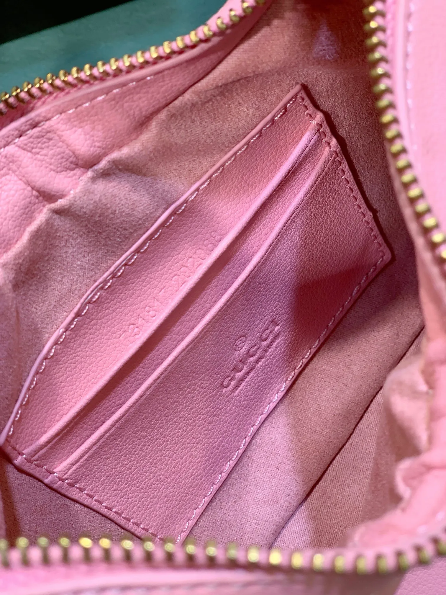 All categories Official website "Brand Women's Bags" Women's Bags 💙 GUCCI 2024 latest GUCCI crossbody bag