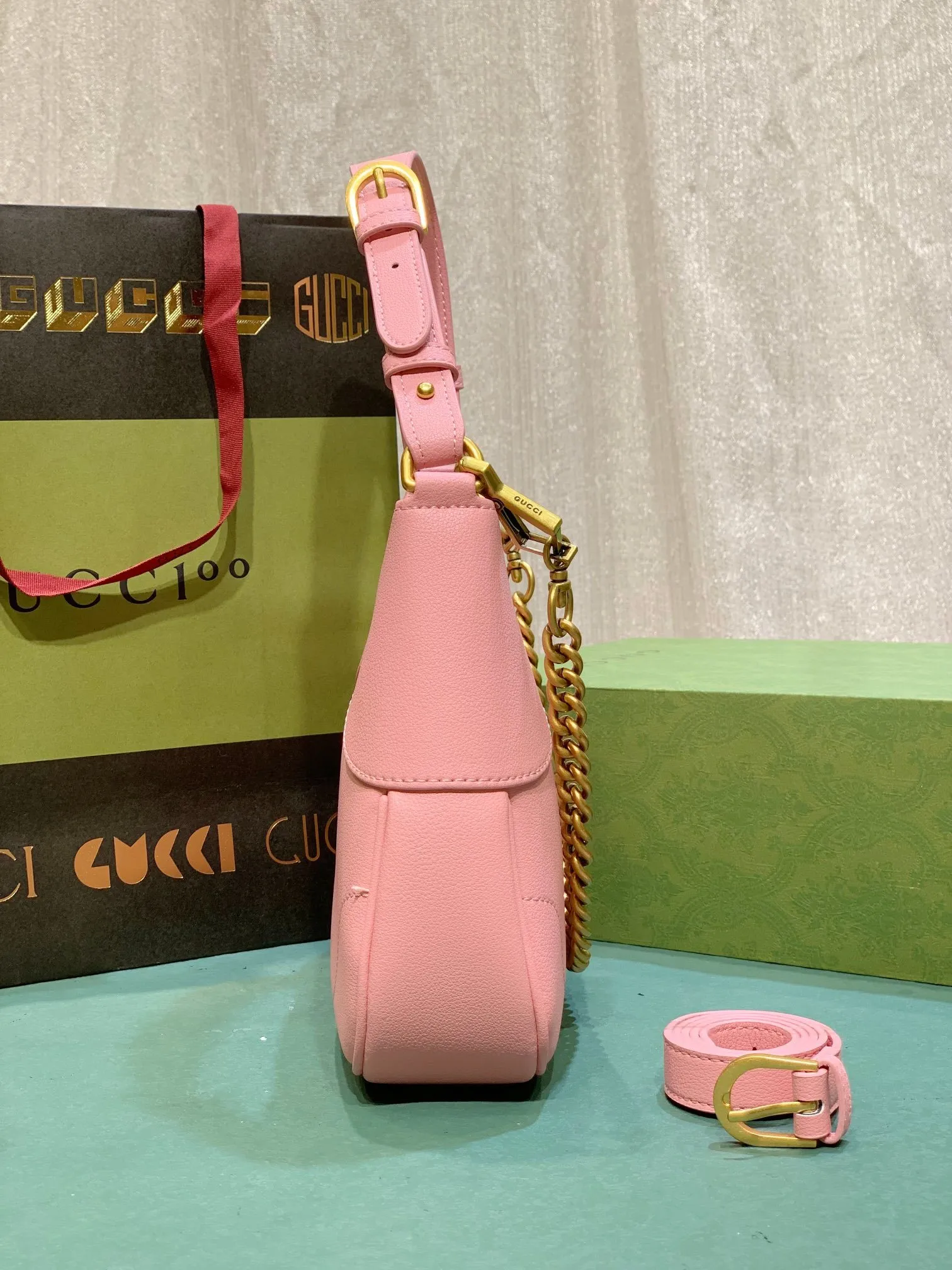All categories Official website "Brand Women's Bags" Women's Bags 💙 GUCCI 2024 latest GUCCI crossbody bag