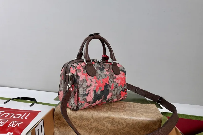 All categories Official website "Brand Women's Bags" Women's Bags 💙 GUCCI 2026 GUCCI new crossbody shoulder bag