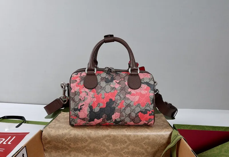 All categories Official website "Brand Women's Bags" Women's Bags 💙 GUCCI 2026 GUCCI new crossbody shoulder bag