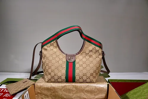 All categories Official website "Brand Women's Bags" Women's Bags 💙 GUCCI 2026 GUCCI new crossbody shoulder bag