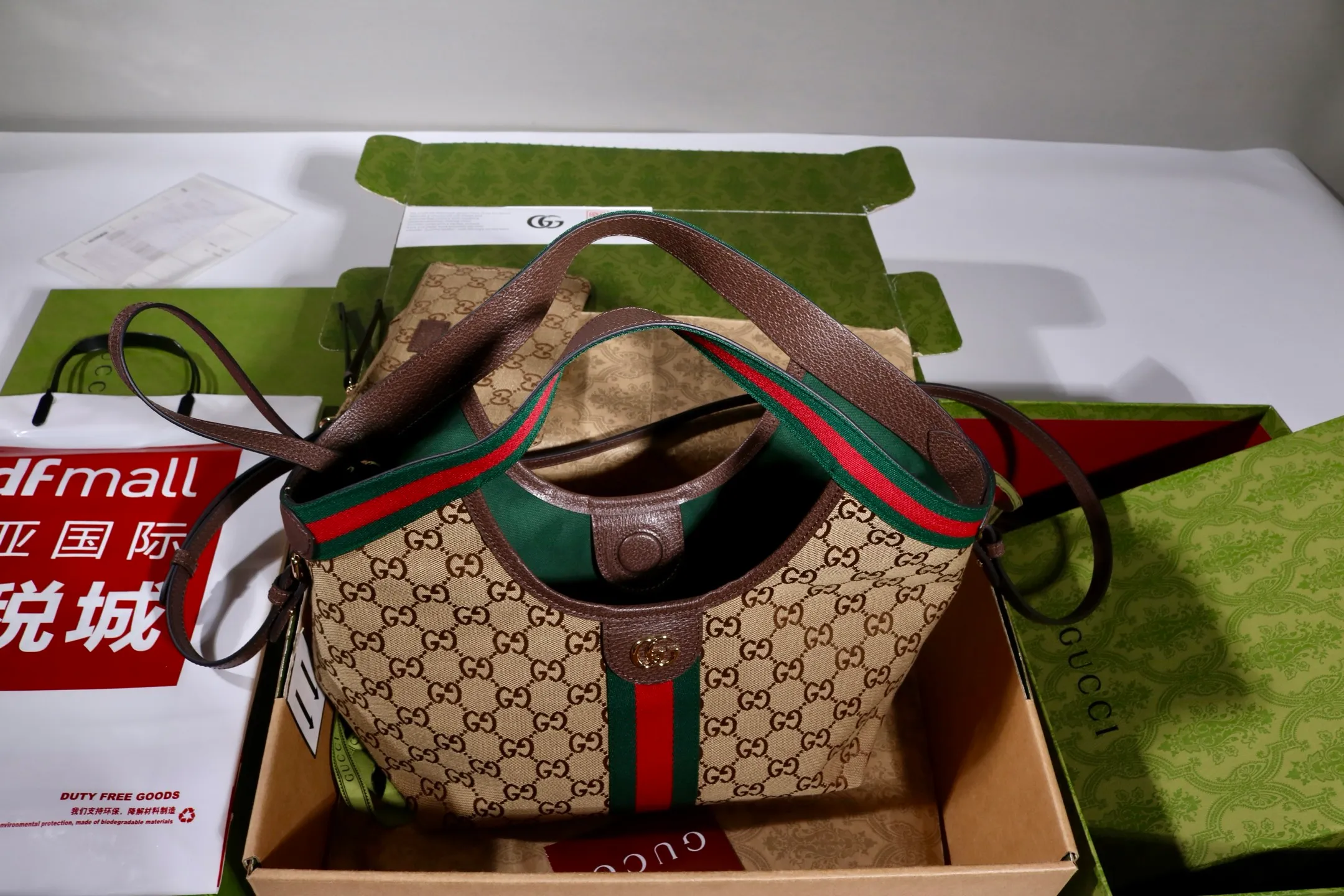 All categories Official website "Brand Women's Bags" Women's Bags 💙 GUCCI 2026 GUCCI new crossbody shoulder bag