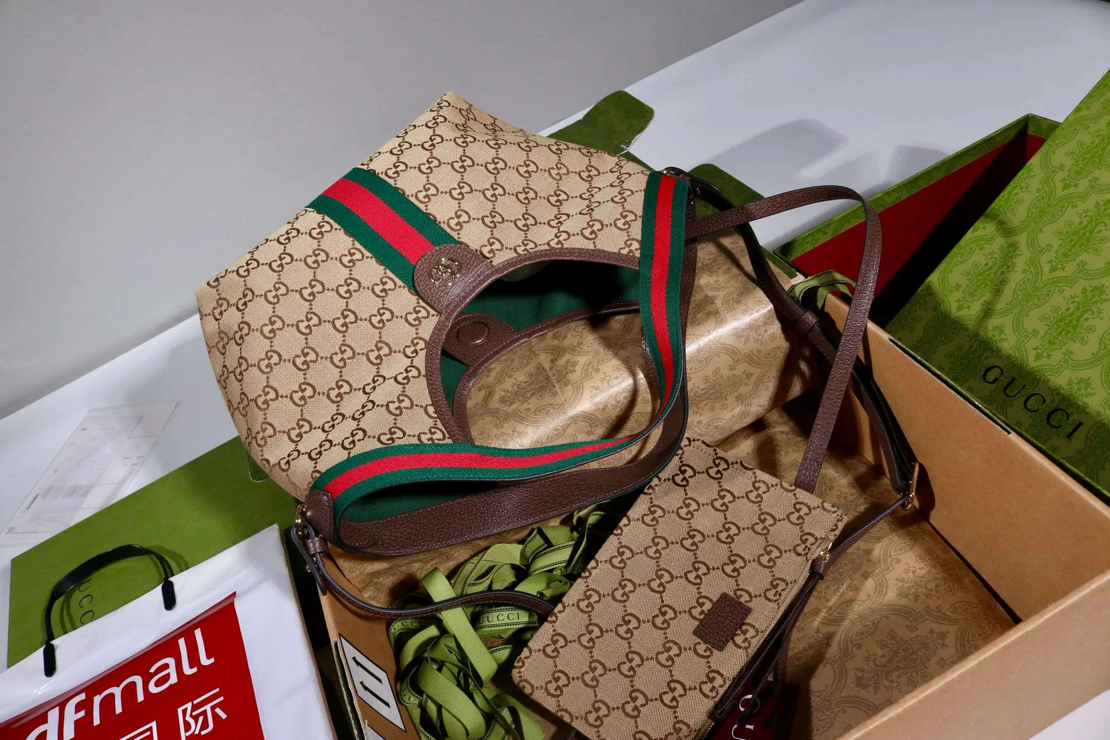 All categories Official website "Brand Women's Bags" Women's Bags 💙 GUCCI 2026 GUCCI new crossbody shoulder bag