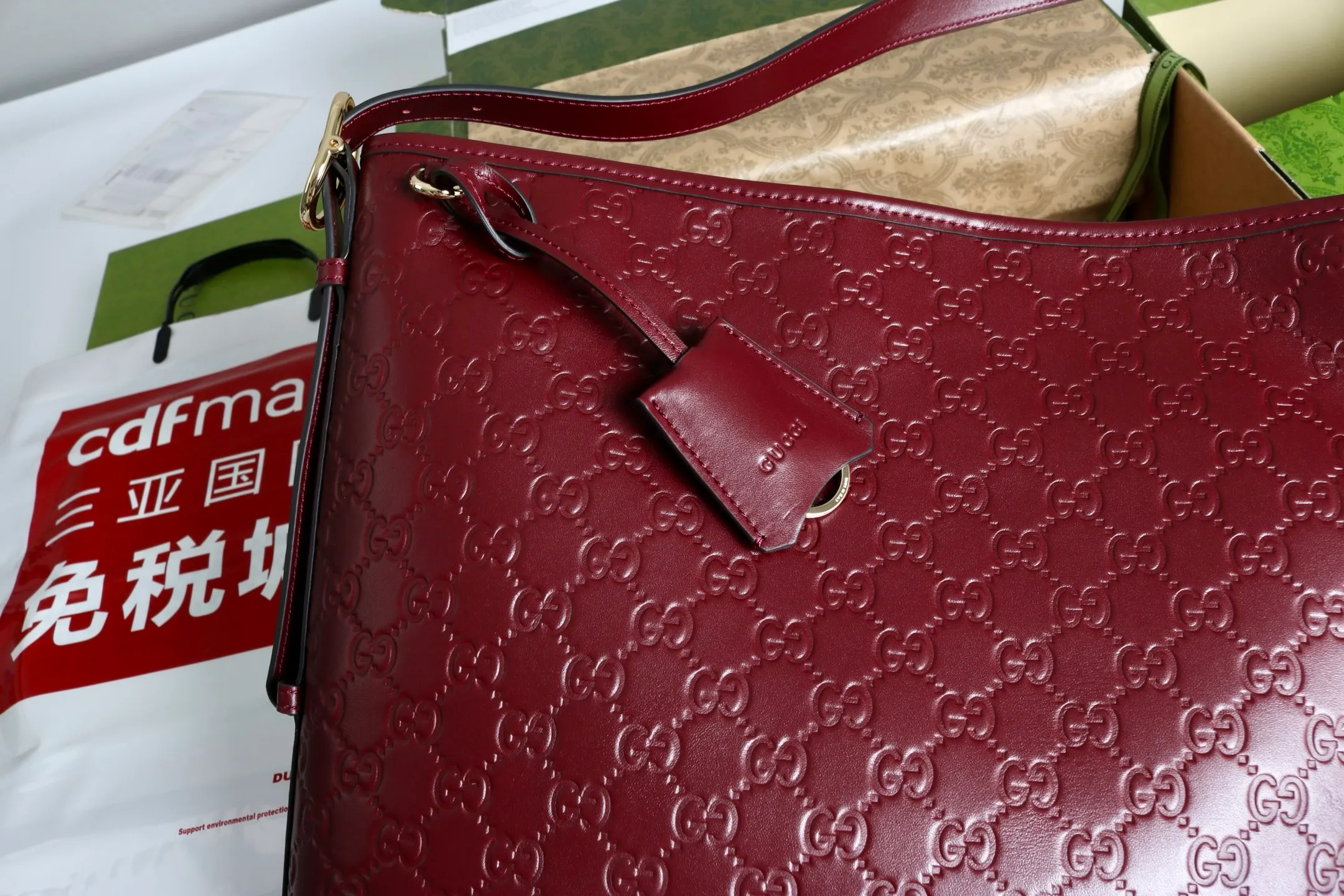 All categories Official website "Brand Women's Bags" Women's Bags 💙 GUCCI 2026 GUCCI new crossbody shoulder bag