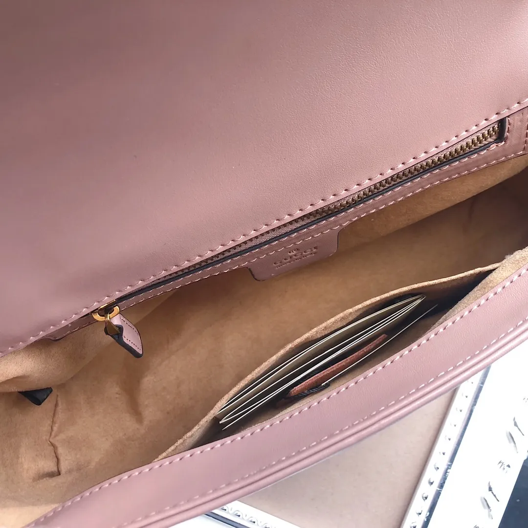 All categories Official website "Brand Women's Bags" Women's Bags 💙 GUCCI Fine imitation Gucci, high imitation Gucci bags, Gucci crossbody bags, 2022 official latest version Gucci crossbody bags, Gucci bag factory, recommended bags, size: 31-19-7CM