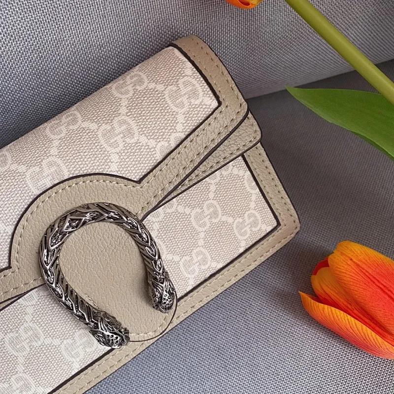 All Categories Official Website "Brand Women's Bags" Women's Bags 💙 GUCCI 2022 Official New Style Gucci Crossbody Bag Wholesale 58001600 High Quality Specifications: 18-12-4.5CM