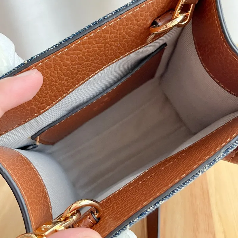 All Categories Official Website "Brand Women's Bags" Women's Bags 💙 GUCCI 2025 New GUCCI Crossbody Bag
