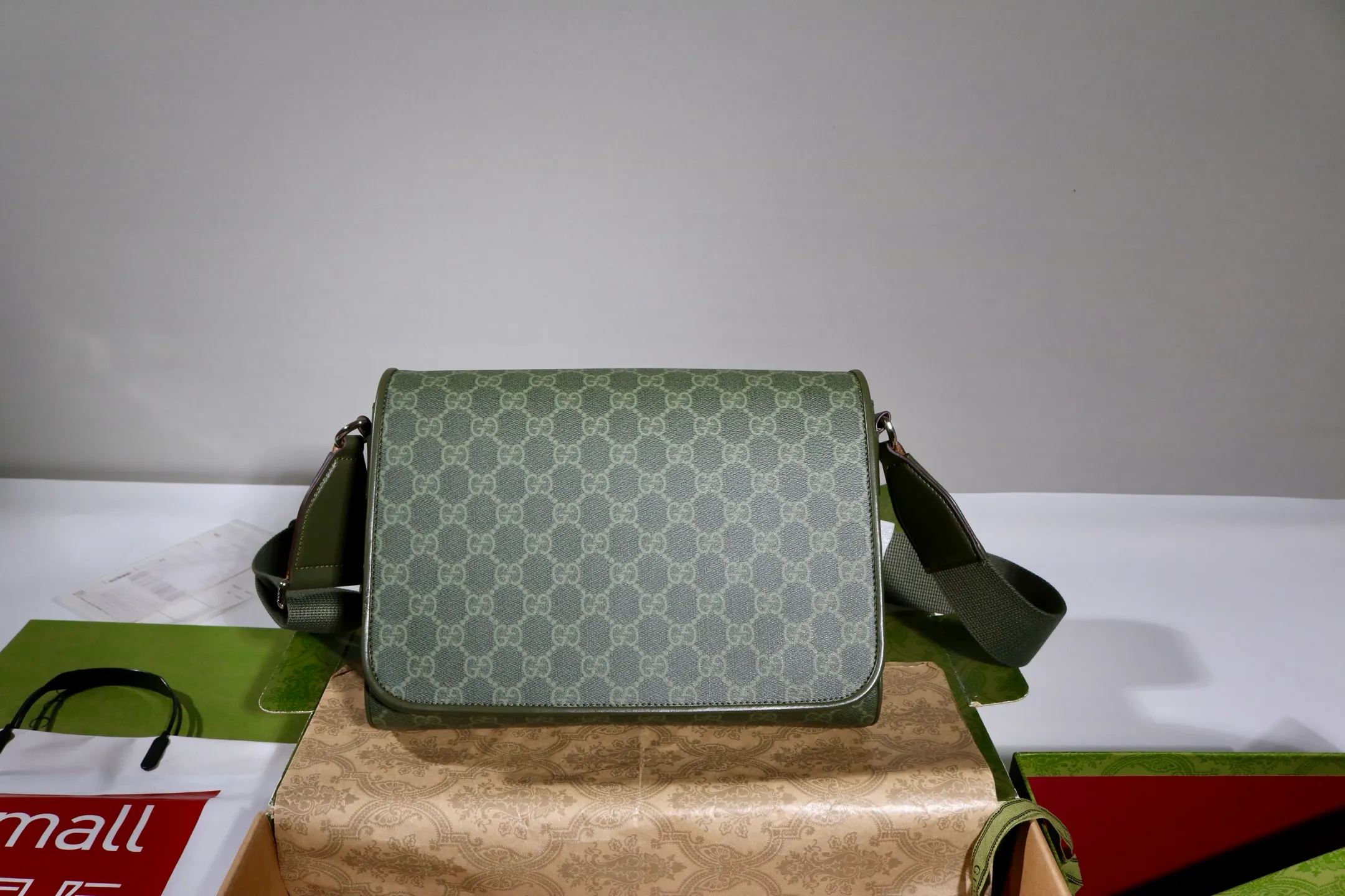 All categories Official website "Brand Women's Bags" Women's Bags 💙 GUCCI 2026 GUCCI new crossbody shoulder bag