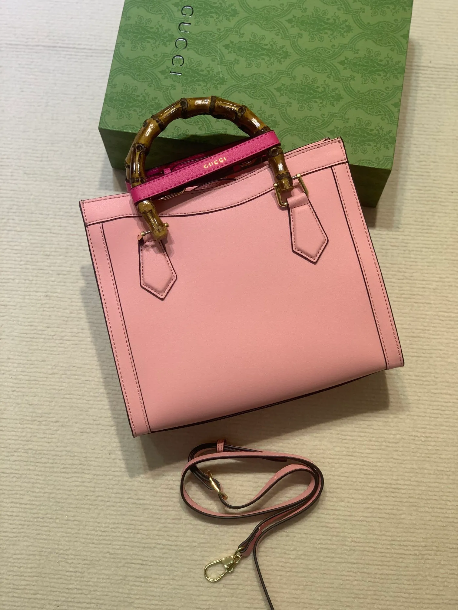 All categories Official website "Brand Women's Bags" Women's Bags 💙 GUCCI 2023 latest GUCCI crossbody bag