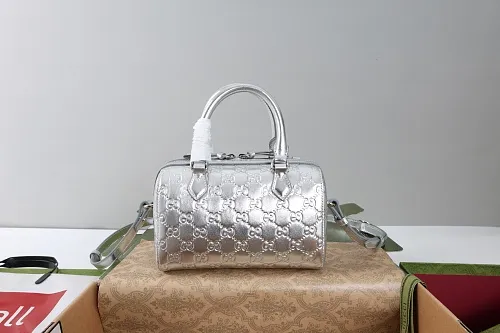 All categories Official website "Brand Women's Bags" Women's Bags 💙 GUCCI 2026 GUCCI new crossbody shoulder bag