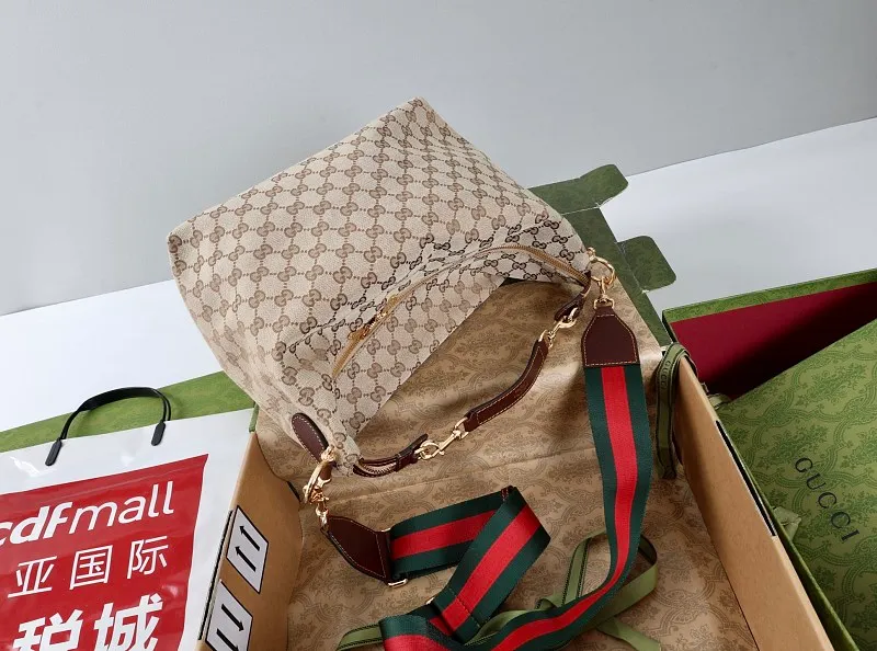All categories Official website "Brand Women's Bags" Women's Bags 💙 GUCCI 2026 GUCCI new crossbody shoulder bag
