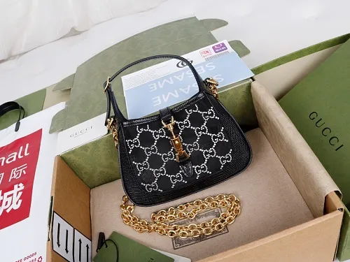 All categories Official website "Brand Women's Bags" Women's Bags 💙 GUCCI 2026 GUCCI new crossbody shoulder bag