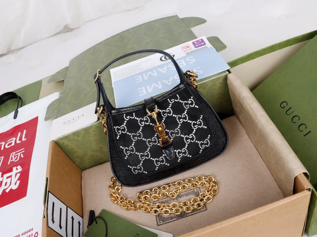 All categories Official website "Brand Women's Bags" Women's Bags 💙 GUCCI 2026 GUCCI new crossbody shoulder bag