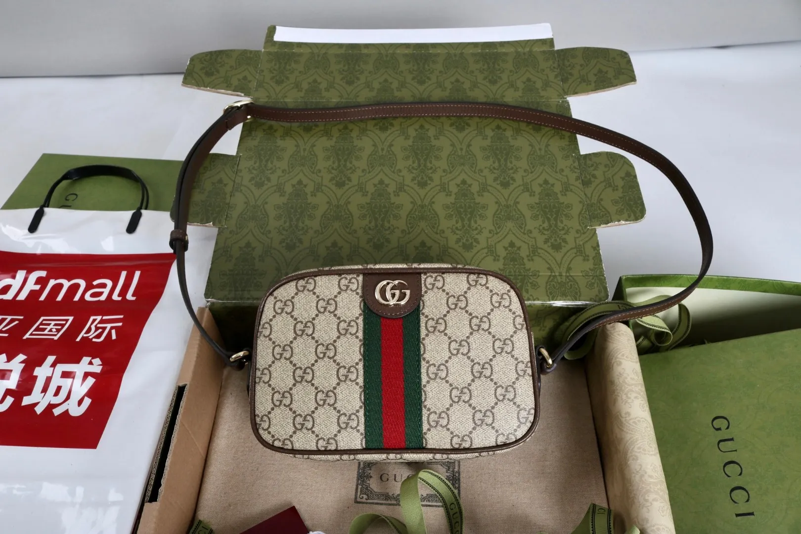All categories Official website "Brand Women's Bags" Women's Bags 💙 GUCCI 2026 GUCCI new crossbody shoulder bag