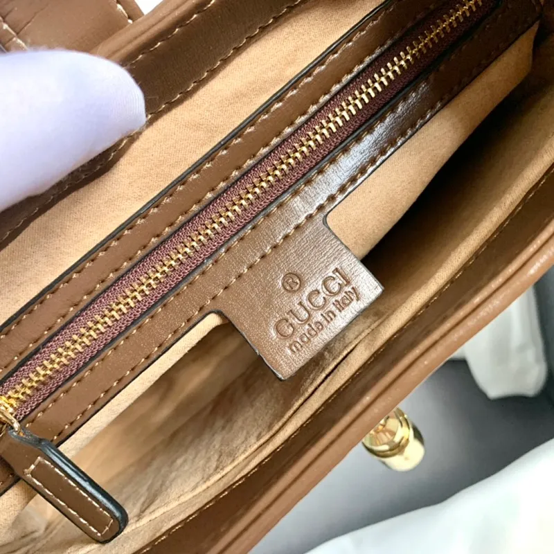 All categories Official website "Brand Women's Bags" Women's Bags 💙 GUCCI 2022 official new Gucci underarm bag wholesale Original order quality 58002000 Size: 28-19-4.5 Cm