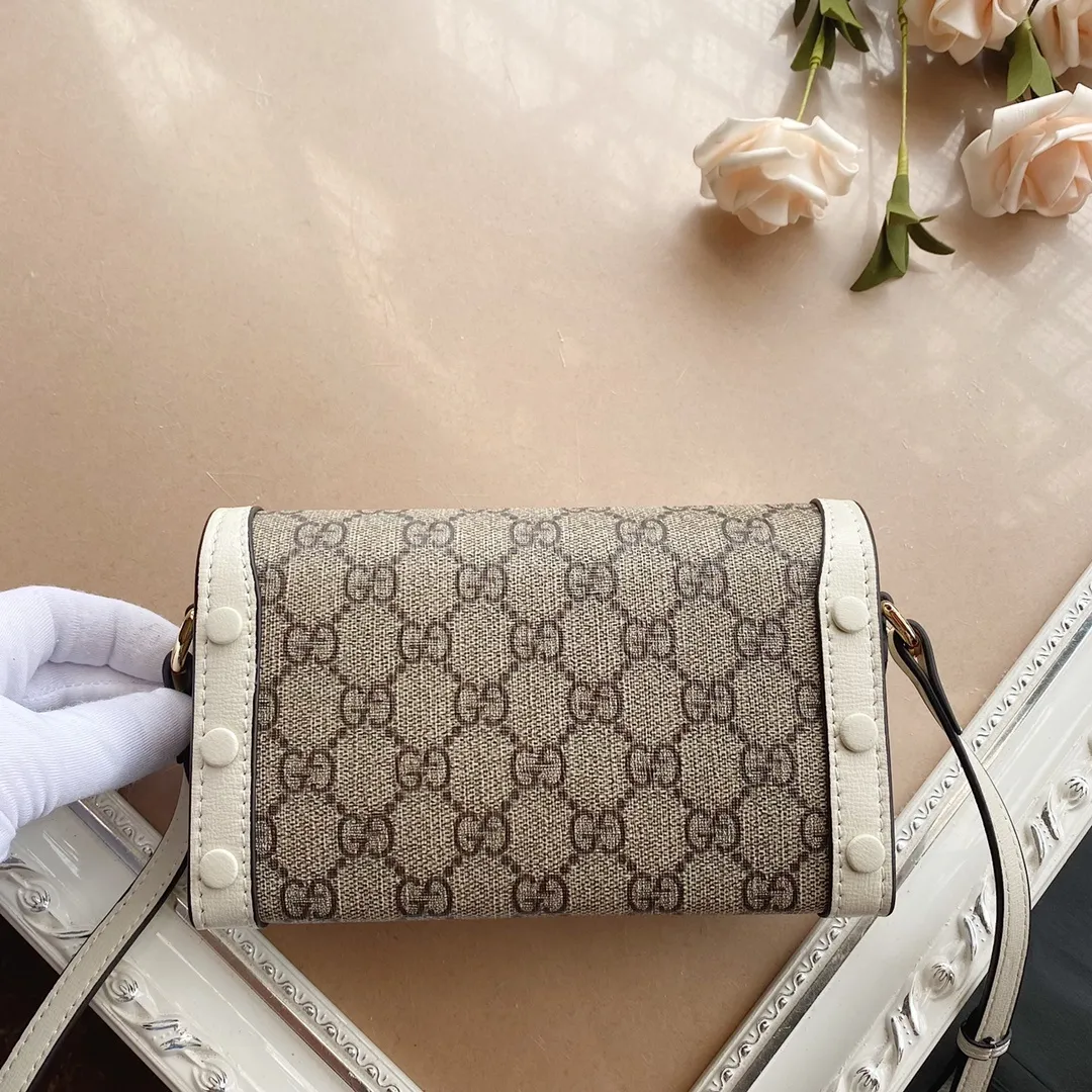 All categories Official website "Brand Women's Bags" Women's Bags 💙 GUCCI 2022 Official New Gucci Crossbody Bag Wholesale 58001500 High Quality Specifications: 18-12-5CM