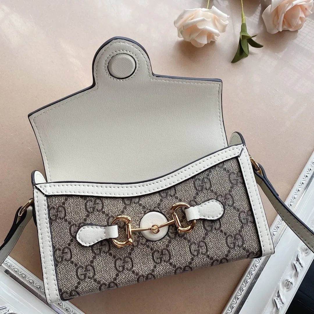 All categories Official website "Brand Women's Bags" Women's Bags 💙 GUCCI 2022 Official New Gucci Crossbody Bag Wholesale 58001500 High Quality Specifications: 18-12-5CM